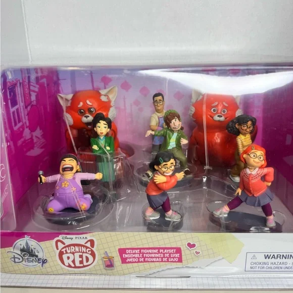 Disney Pixar Turning Red Deluxe Figure Play Set - Picture 2 of 6